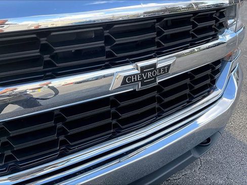 Used 2018 Chevrolet Silverado 1500 LT w/ All Star Edition image 27