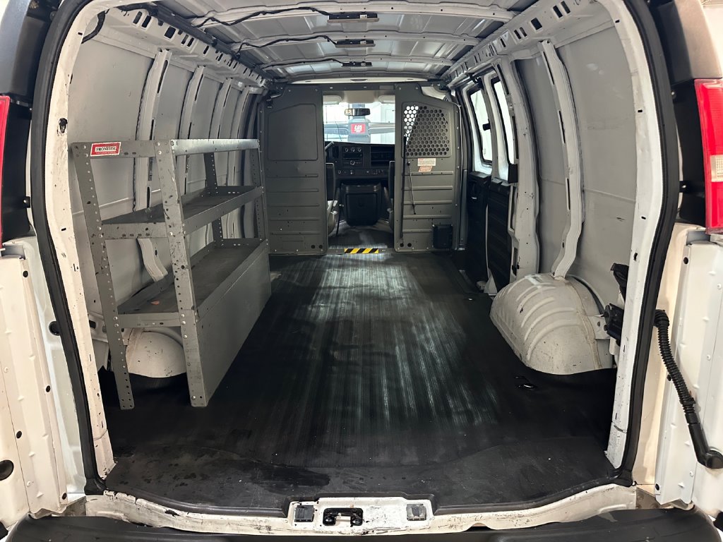 Used 2016 GMC Savana 2500 RWD image 18