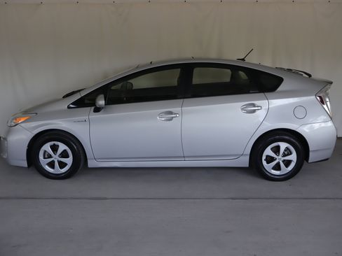 Used 2015 Toyota Prius Three w/ Solar Roof Package FWD image 24