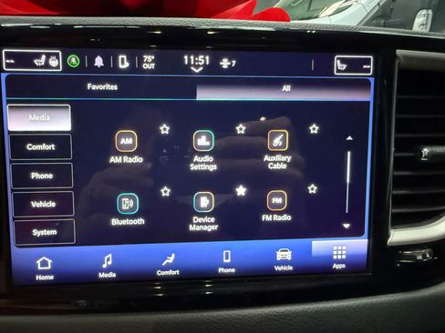 Used 2023 Chrysler Pacifica Touring-L image 48