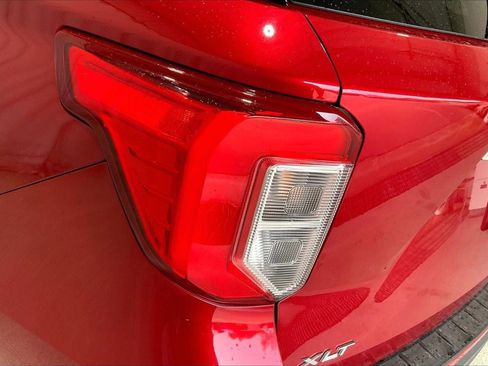 Used 2020 Ford Explorer XLT w/ Equipment Group 202A image 13