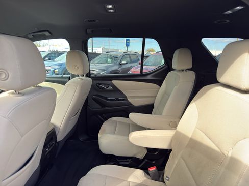 Used 2023 Chevrolet Traverse LT AWD/4WD image 34
