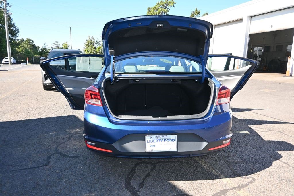 Used 2020 Hyundai Elantra SE FWD image 8