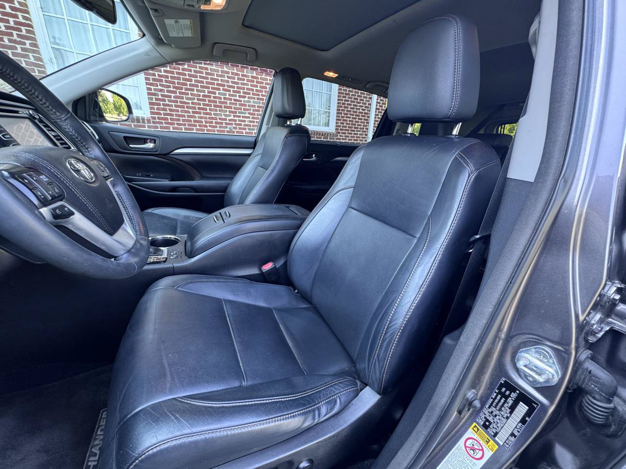 Used 2016 Toyota Highlander XLE AWD/4WD image 28