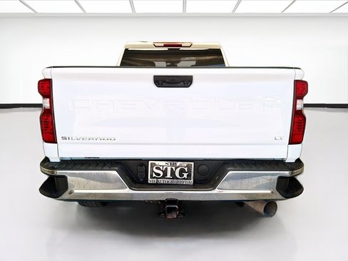 Used 2023 Chevrolet Silverado 2500 LT w/ Convenience Package AWD/4WD image 5