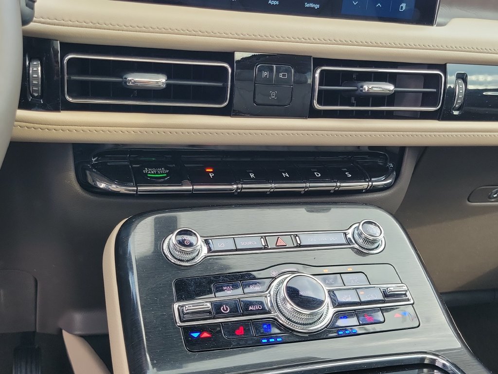 Certified 2023 Lincoln Nautilus Reserve AWD/4WD image 30