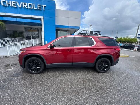 Used 2019 Chevrolet Traverse LT FWD image 2