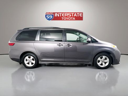 Used 2020 Toyota Sienna LE image 8