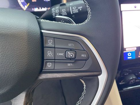 New 2025 Jeep Grand Cherokee Limited image 19