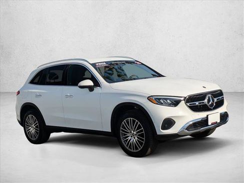 Certified 2025 Mercedes-Benz GLC 300 image 6