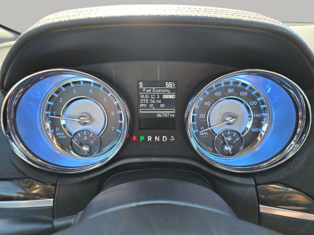 Used 2011 Chrysler 300 C RWD image 8