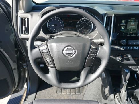 Used 2025 Nissan Frontier SV image 22