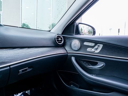 Used 2018 Mercedes-Benz E 300 image 40