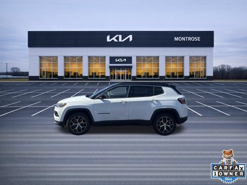 Used 2024 Jeep Compass Limited AWD/4WD image 9