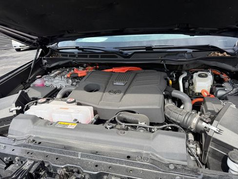 New 2026 Toyota Tundra Limited AWD/4WD image 38