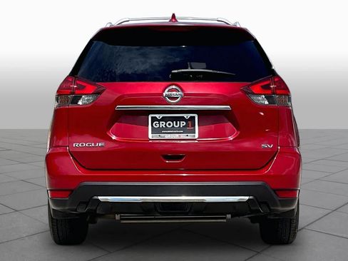 Used 2017 Nissan Rogue SV FWD image 5