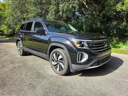 Used 2026 Volkswagen Atlas SE FWD image 1