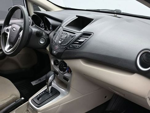 Used 2018 Ford Fiesta SE image 27