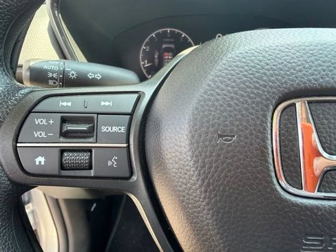 Used 2025 Honda CR-V EX image 9