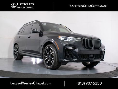 Used 2022 BMW X7 xDrive40i w/ M Sport Package AWD/4WD image 1