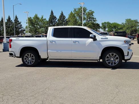 Used 2019 Chevrolet Silverado 1500 High Country w/ Technology Package AWD/4WD image 12