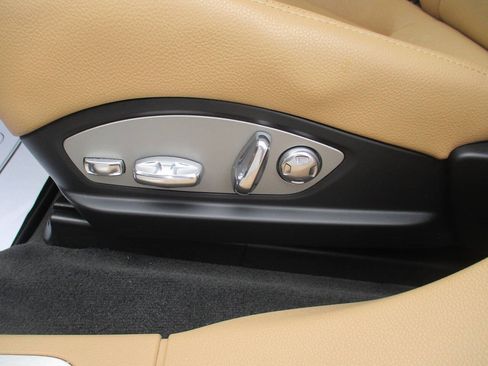 Used 2013 Porsche Panamera image 18