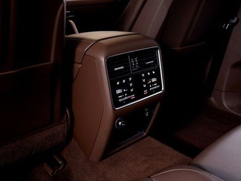 Used 2022 Porsche Cayenne Turbo S image 27