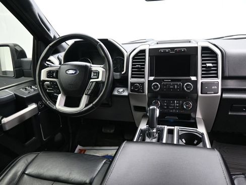 Used 2019 Ford F150 Lariat image 14