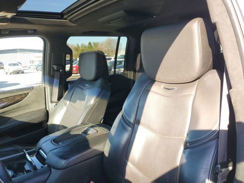 Used 2015 Cadillac Escalade ESV Platinum AWD/4WD image 18