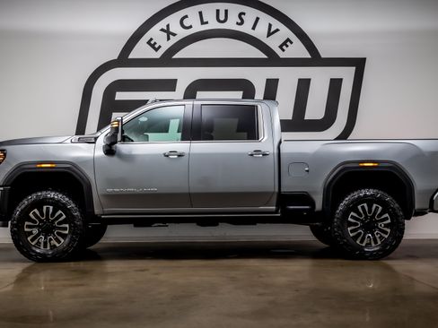 Used 2026 GMC Sierra 2500 Denali Ultimate AWD/4WD image 6