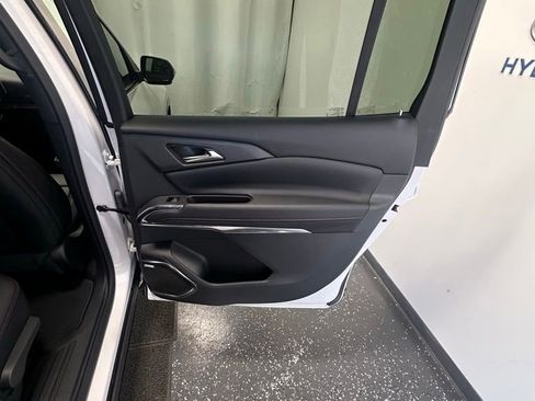 Used 2024 Chevrolet Traverse RS image 24