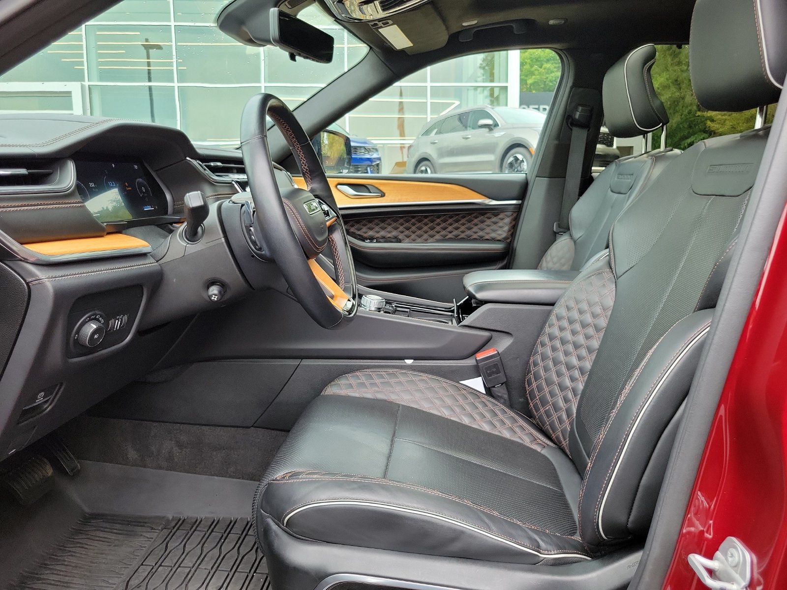 Used 2021 Jeep Grand Cherokee L Summit AWD/4WD image 10