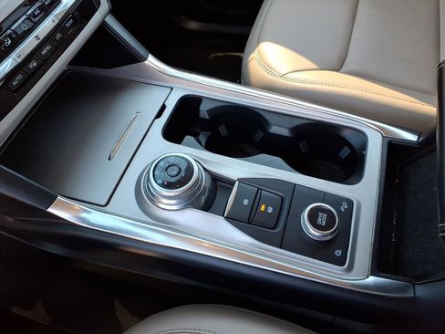 Used 2023 Ford Explorer XLT w/ Equipment Group 202A image 14