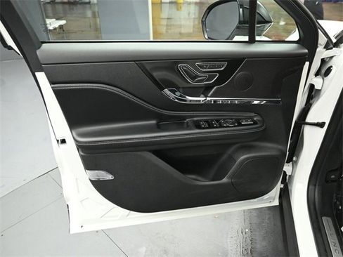 Used 2023 Lincoln Corsair Reserve image 20
