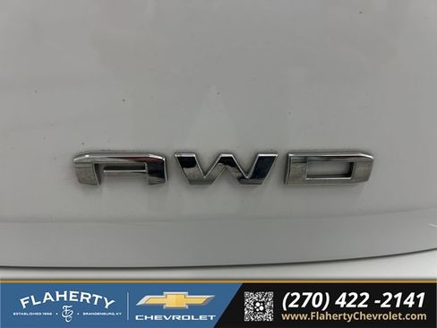 Used 2024 GMC Terrain SLT AWD/4WD image 13