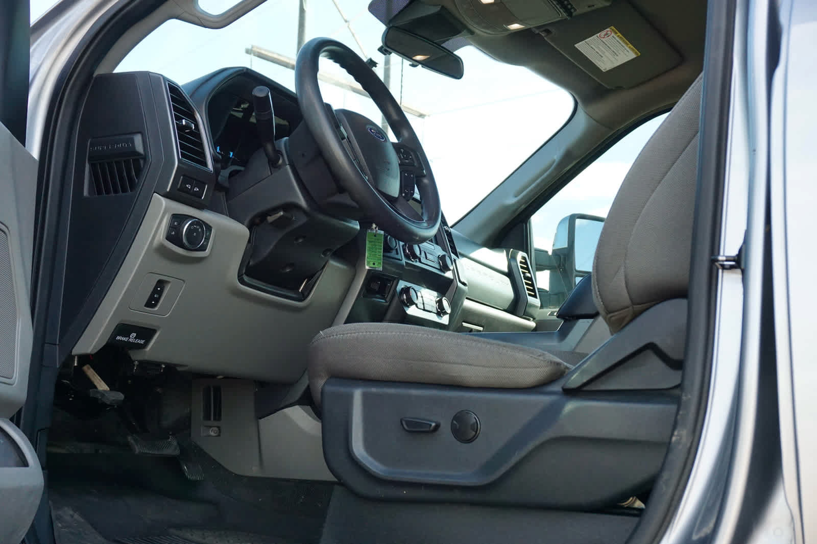 Used 2022 Ford F350 XLT w/ XLT Premium Package AWD/4WD image 23