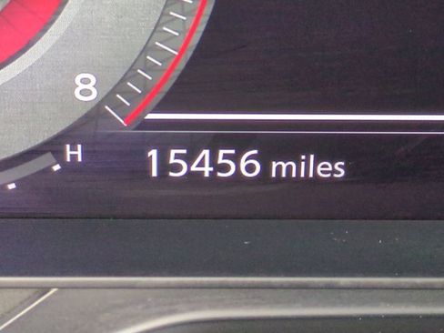 Used 2024 Nissan Pathfinder Platinum w/ Black Appearance Package image 28