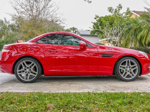 Used 2015 Mercedes-Benz SLK 250 image 16