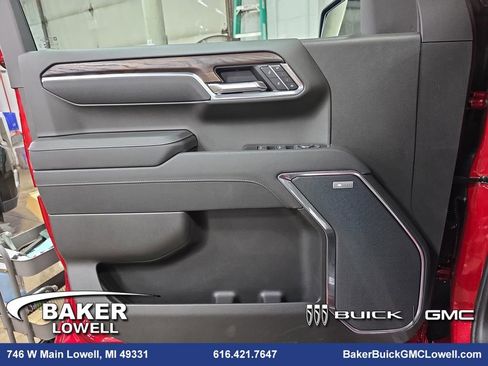 New 2026 GMC Sierra 1500 SLT image 25