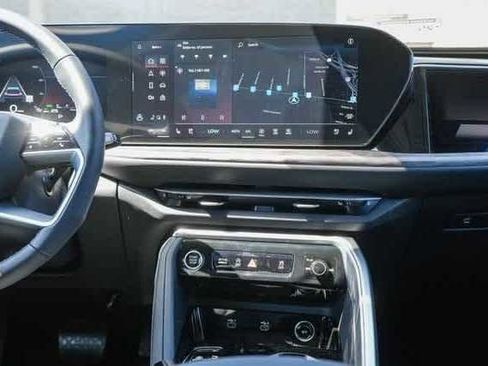 New 2025 Audi Q5 Prestige image 16