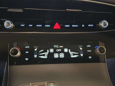 New 2026 Genesis GV70 3.5T Sport Advanced AWD/4WD image 30