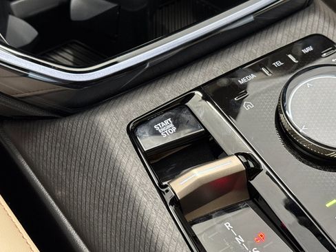 Used 2025 BMW X3 xDrive30i w/ Convenience Package image 17