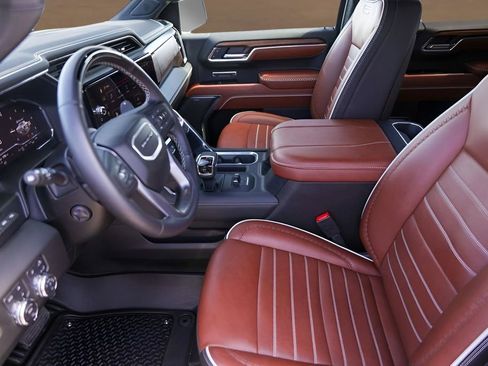 Used 2025 GMC Sierra 1500 Denali Ultimate image 9