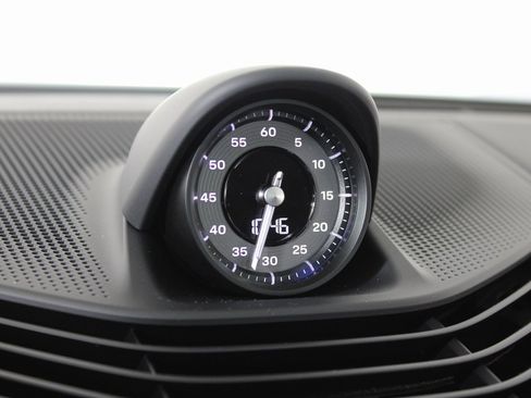 New 2026 Porsche Taycan image 29