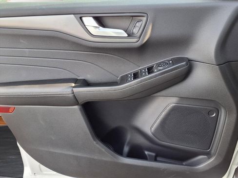 New 2025 Ford Escape SE image 14