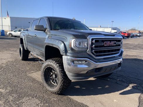 Used 2017 GMC Sierra 1500 SLE w/ SLE Value Package image 9