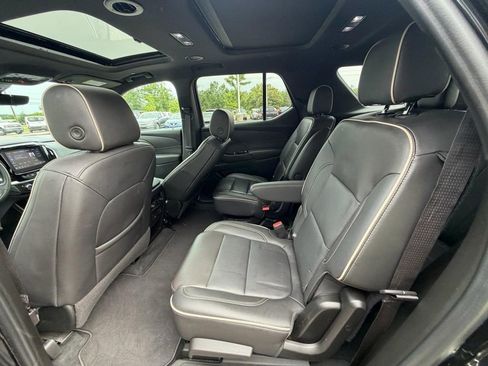 Used 2023 Chevrolet Traverse Premier w/ Redline Edition FWD image 12