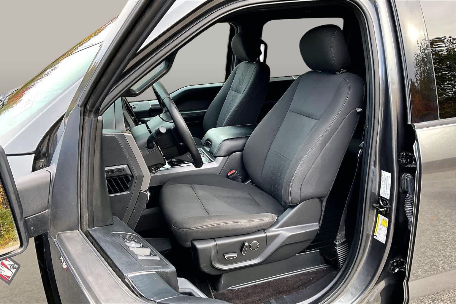 Used 2018 Ford F150 XLT w/ Equipment Group 302A Luxury AWD/4WD image 9