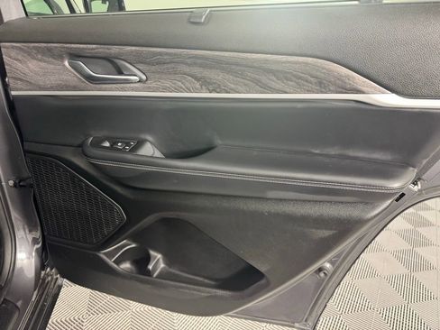 Used 2023 Jeep Grand Cherokee L Limited w/ Luxury Tech Group II image 27