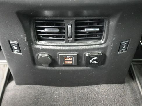 Used 2021 Nissan Titan Platinum Reserve w/ Moonroof Package image 38